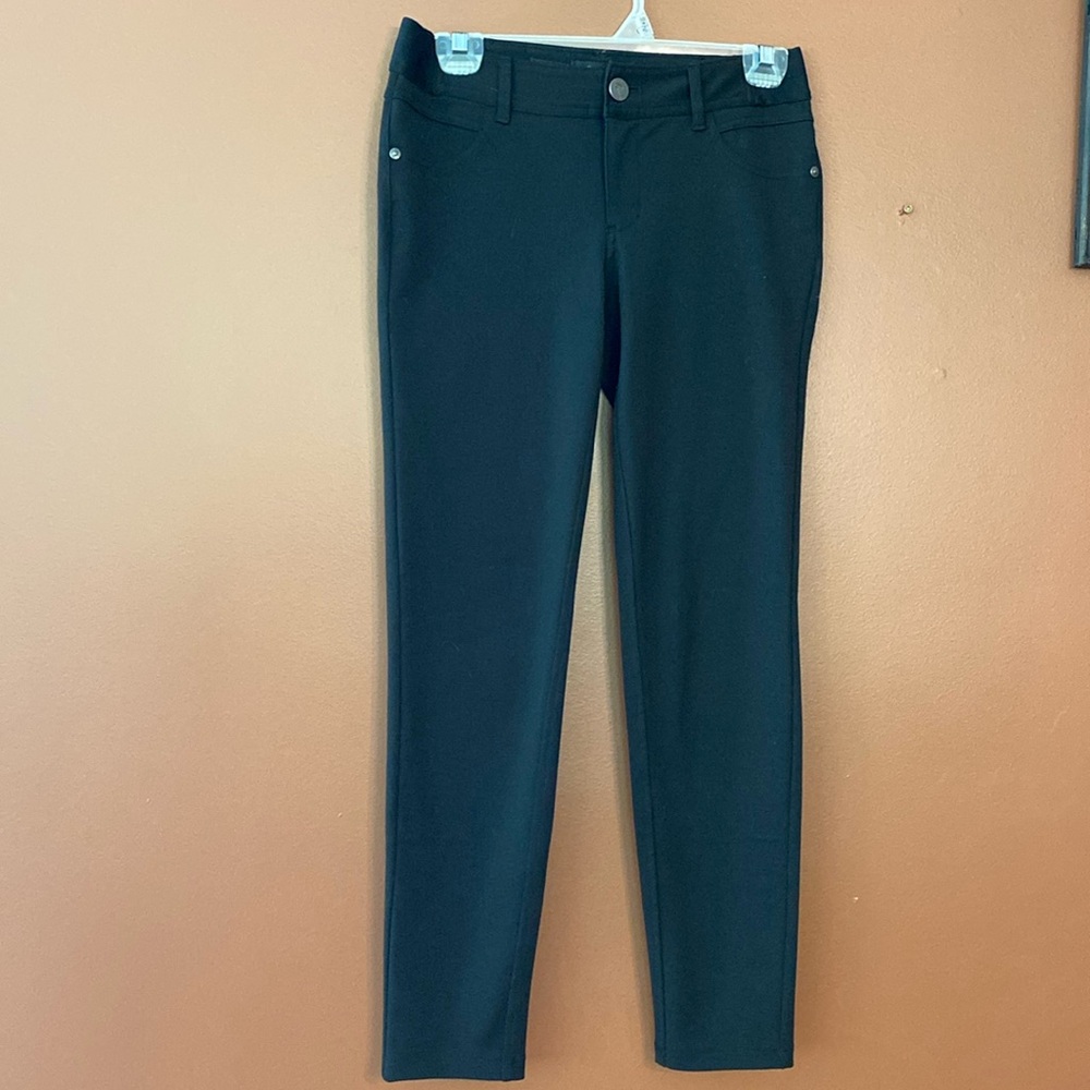 Simply Vera by Vera Wang size extra small ladies leggings.